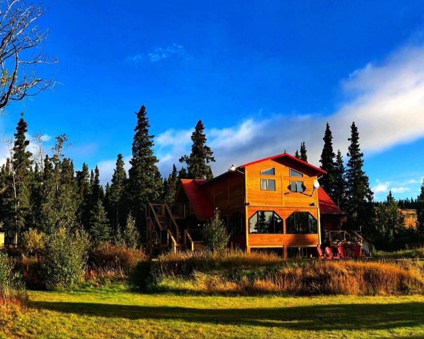 Mount Logan Ecolodge & Retreat Center Хейнс Джънкшън Екстериор снимка