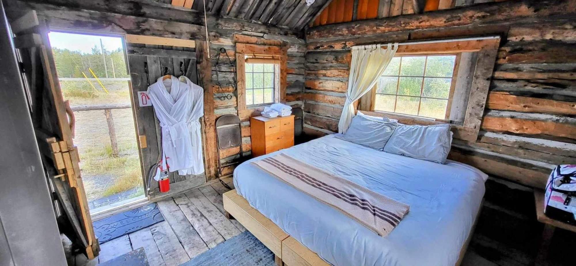 Mount Logan Ecolodge & Retreat Center Хейнс Джънкшън Екстериор снимка