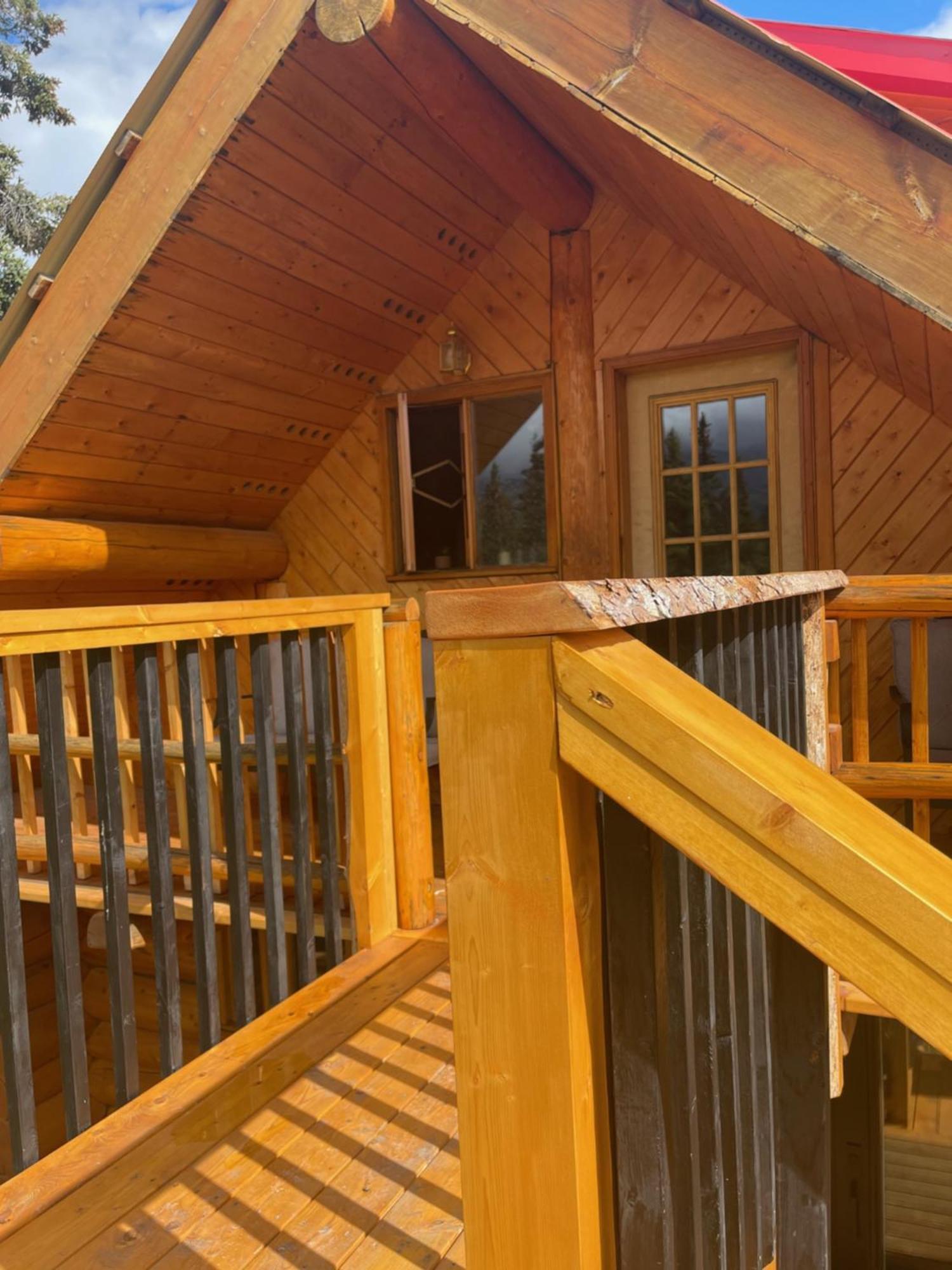 Mount Logan Ecolodge & Retreat Center Хейнс Джънкшън Екстериор снимка