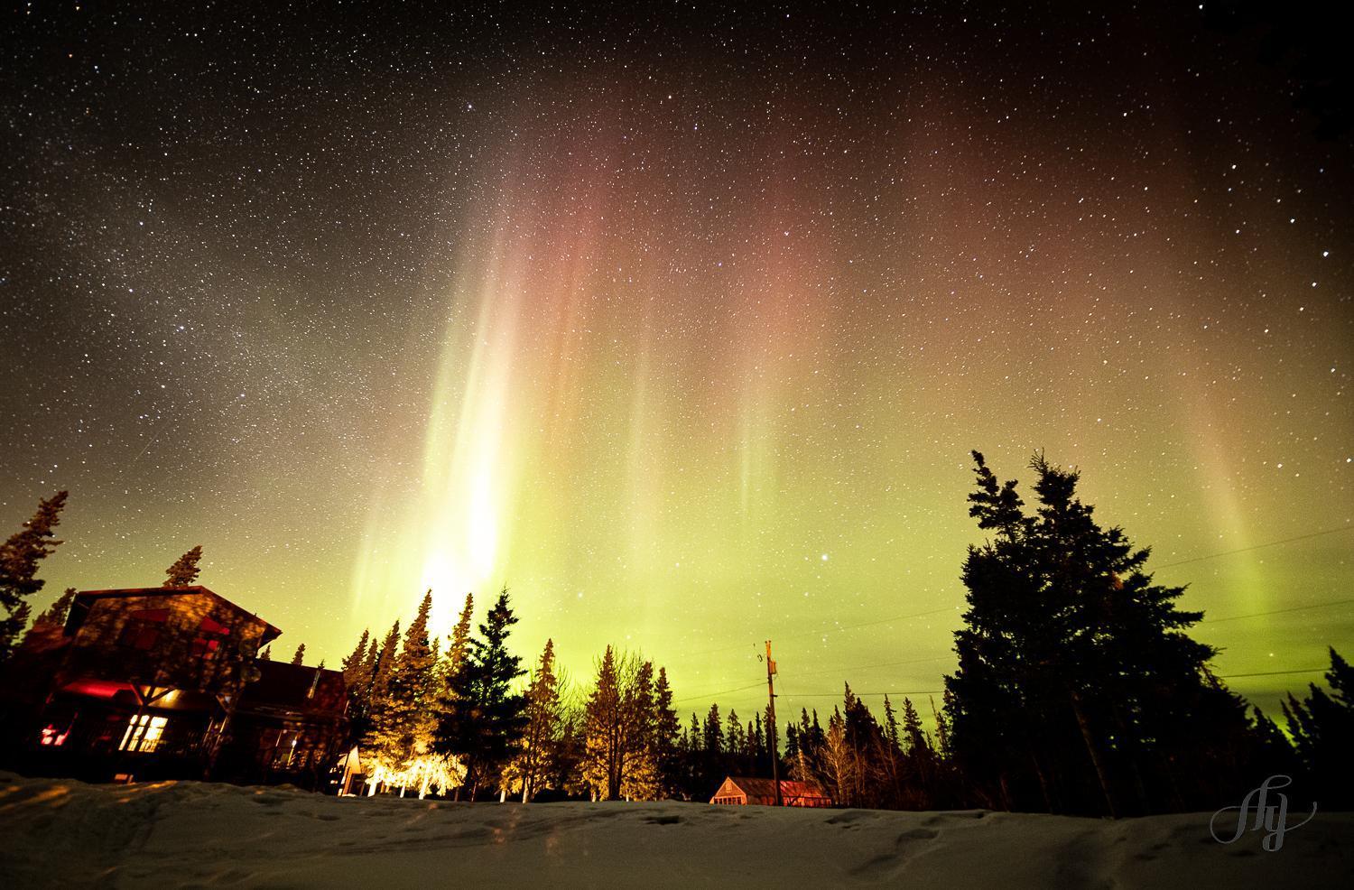 Mount Logan Ecolodge & Retreat Center Хейнс Джънкшън Екстериор снимка