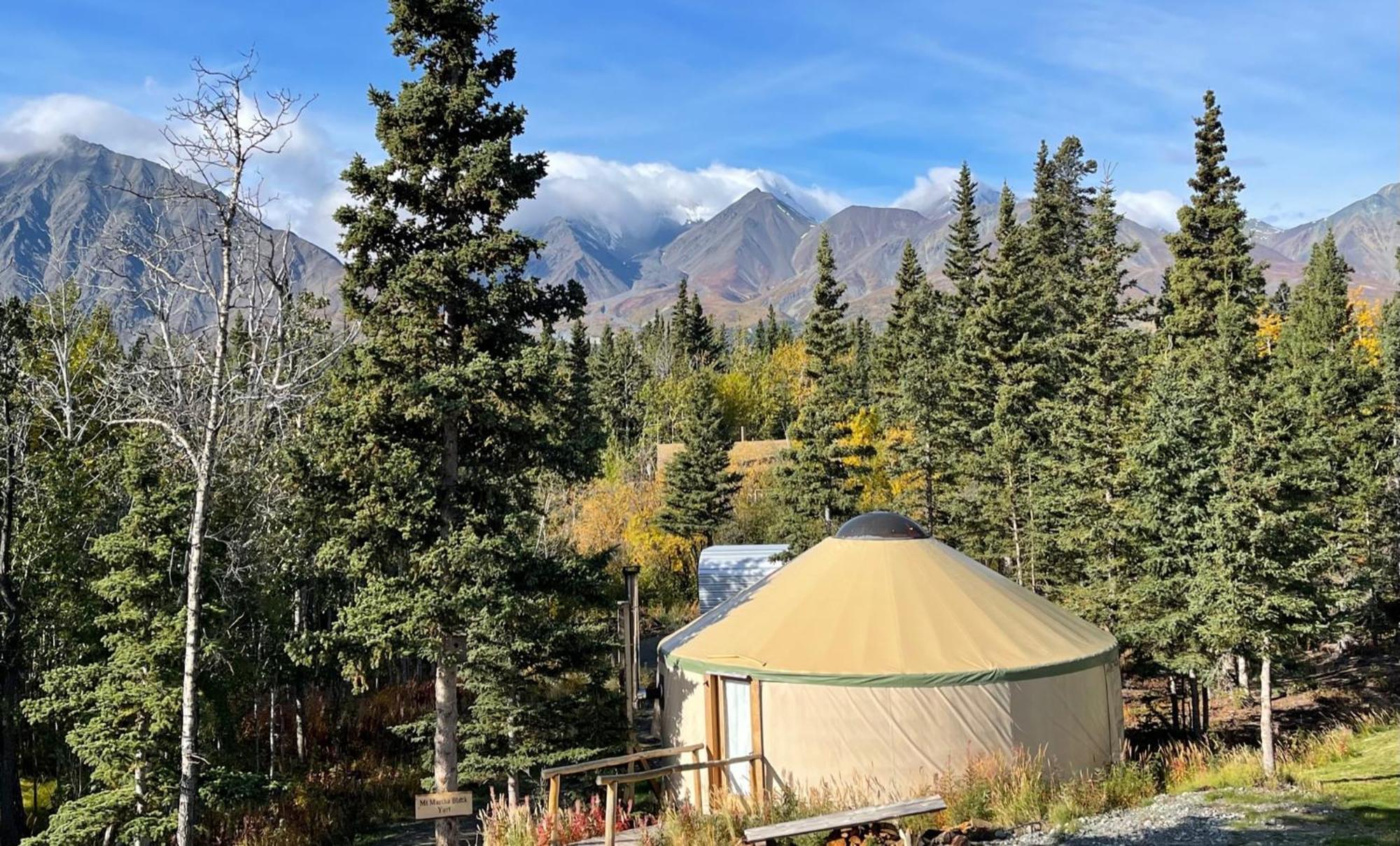 Mount Logan Ecolodge & Retreat Center Хейнс Джънкшън Екстериор снимка