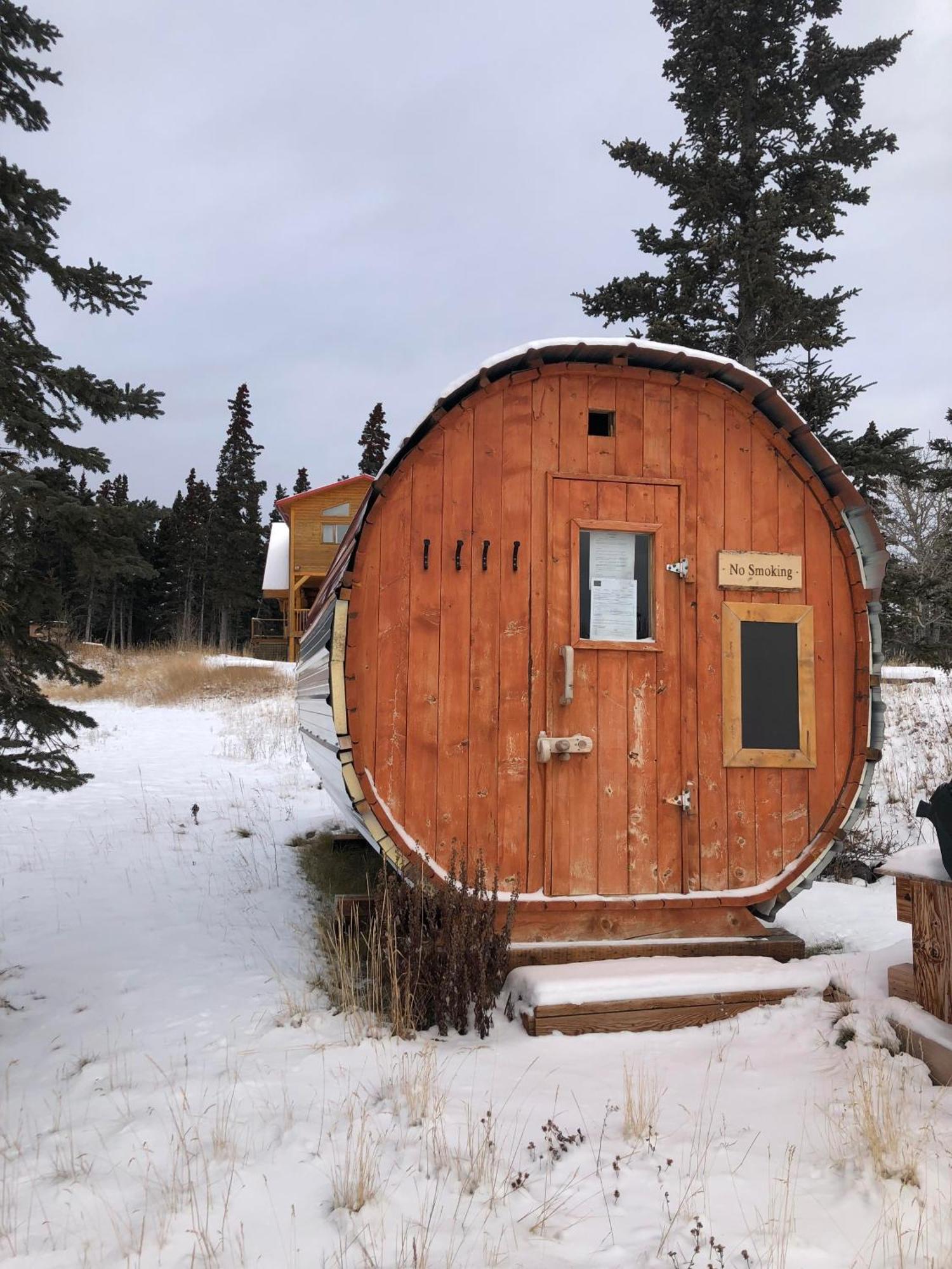 Mount Logan Ecolodge & Retreat Center Хейнс Джънкшън Екстериор снимка