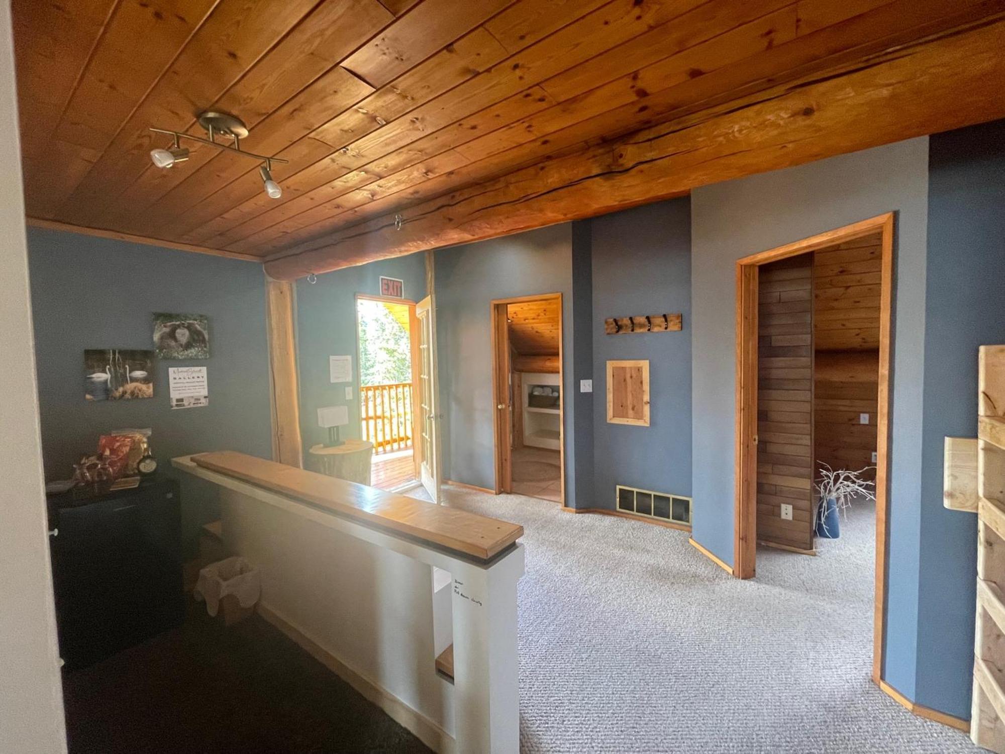Mount Logan Ecolodge & Retreat Center Хейнс Джънкшън Екстериор снимка